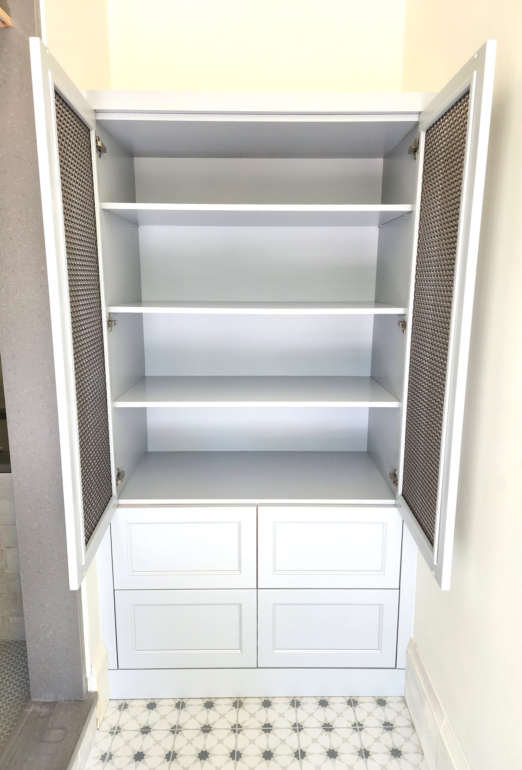 HEYMAN POOL CABINET