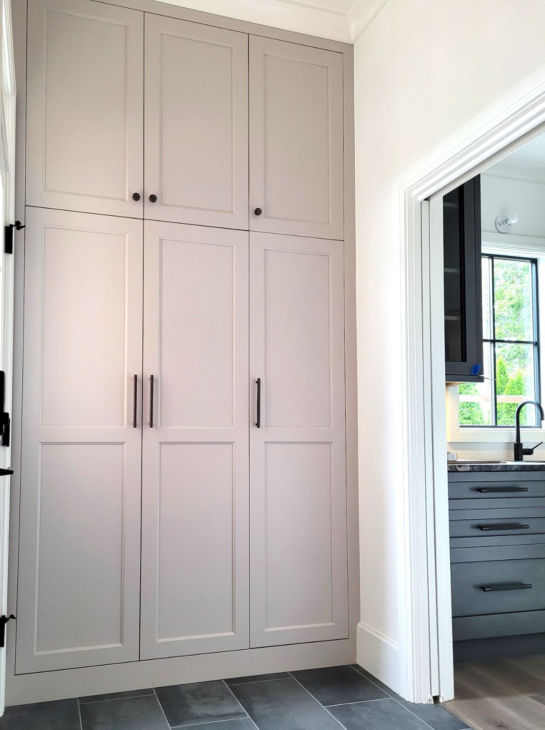 HONG MUDROOM 2_resized_compressed